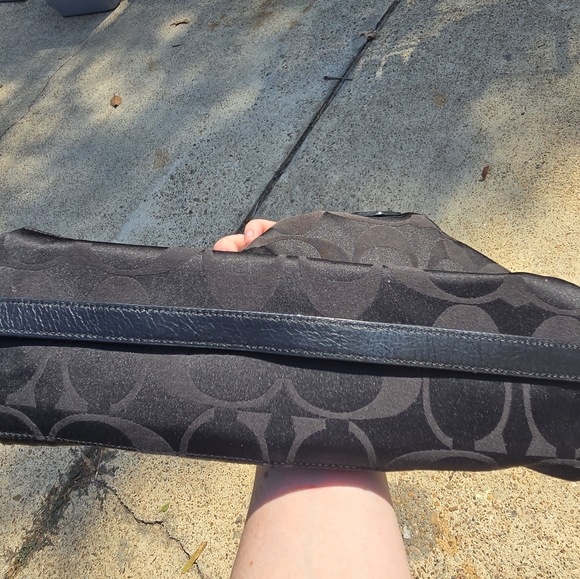 Authentic Coach Campbell Signature Satchel - Picture 6 of 9